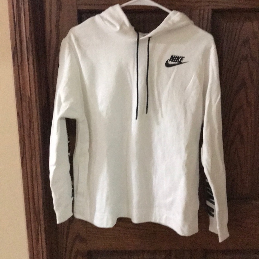 White nike hooded sweatshirt.